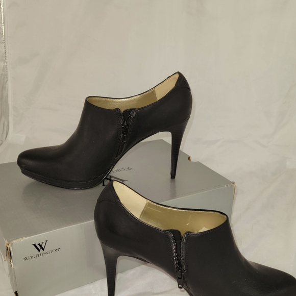 Shoes - Picture 3 of 3